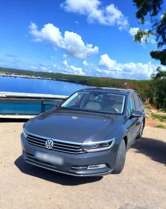 Volkswagen Passat cena 60200 przebieg: 200800, rok produkcji 2015 z Urzędów małe 37